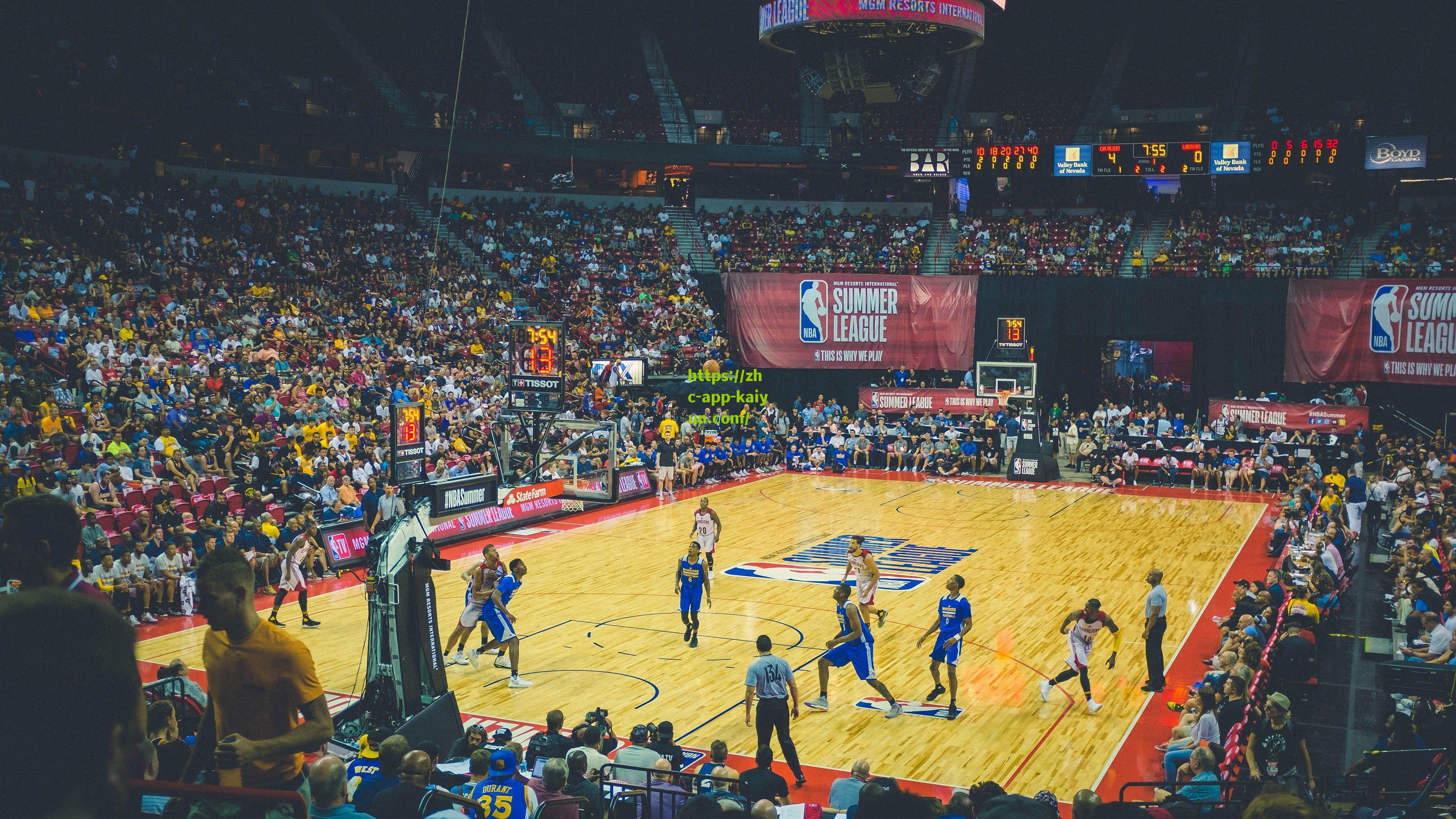 曼城官方深情告别沃克，八年蓝月征程落幕，传奇右翼开启新篇章